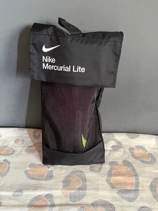 Caneleiras Nike Mercurial Lite - Tamanho Único - NOVAS - Nunca usadas. - Foto 5