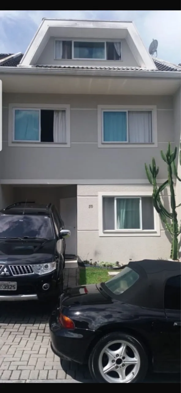 Sobrado Triplex Santa Cândida, em divisa com Bairro Boa Vista