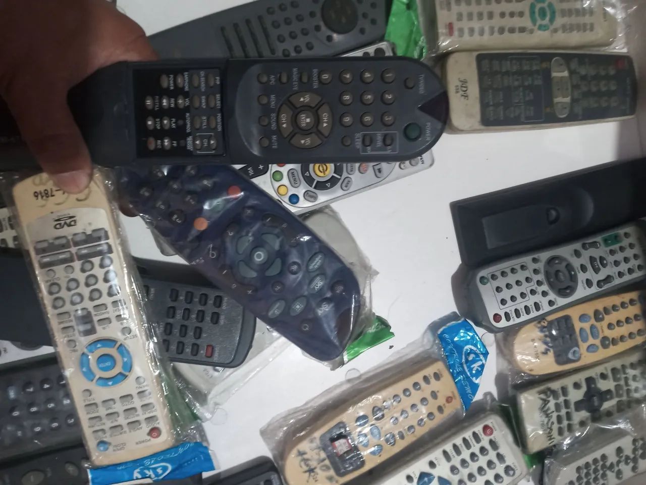 Lote com milhares de controles - Foto 2