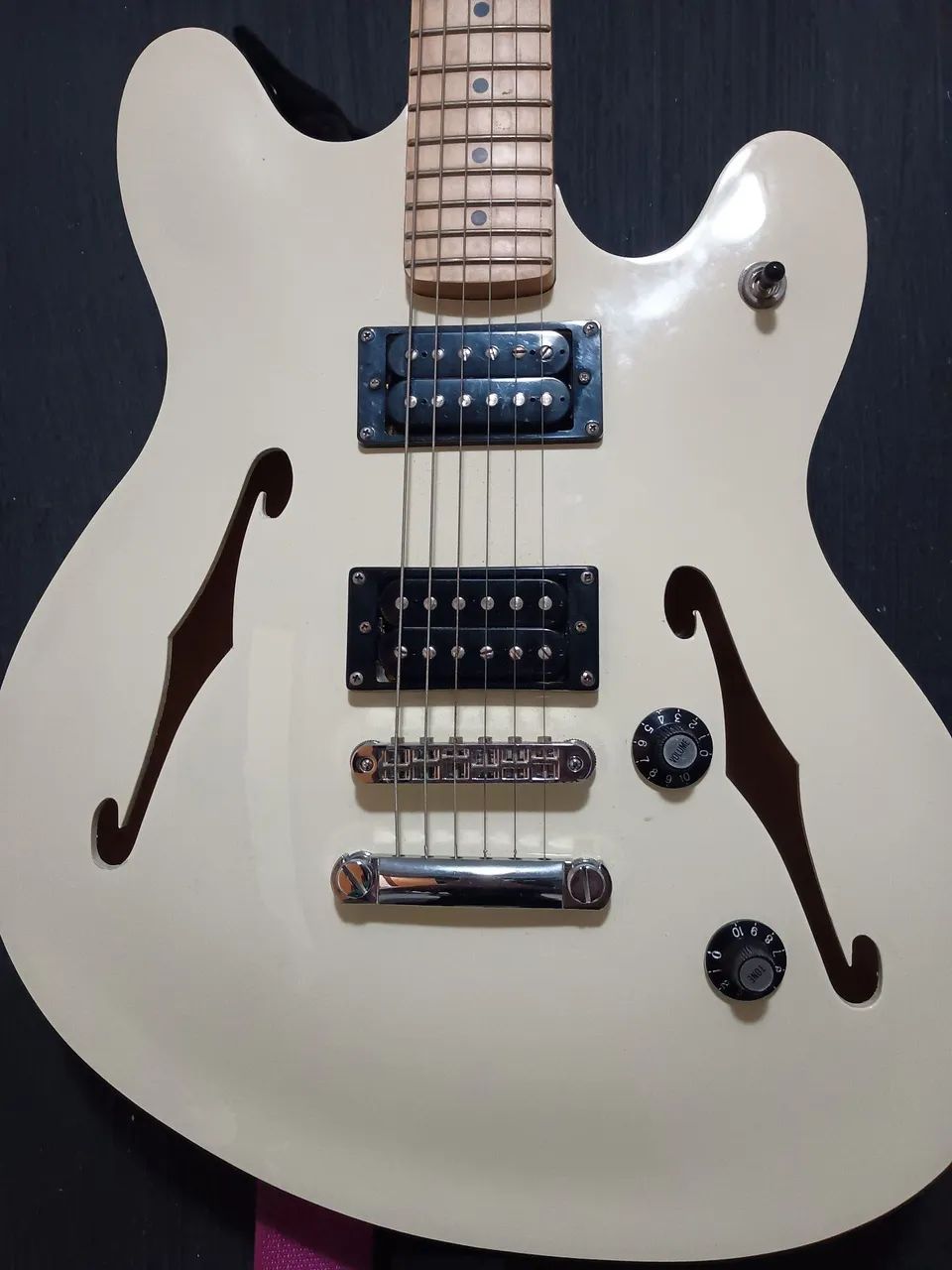 Guitarra Semi-Acústica Squier StarCaster - Foto 2