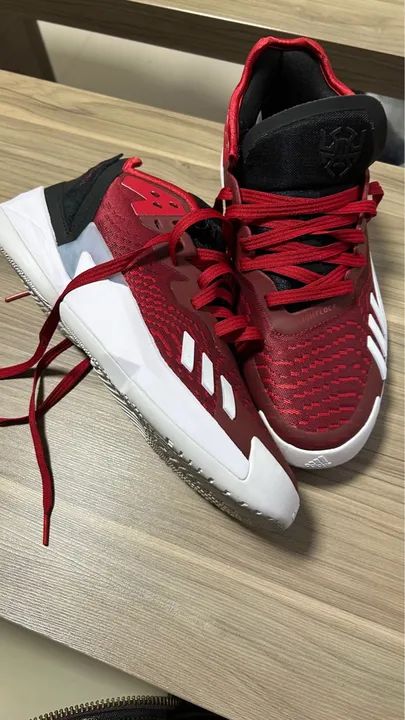 Adidas lightstrike Mitchell 