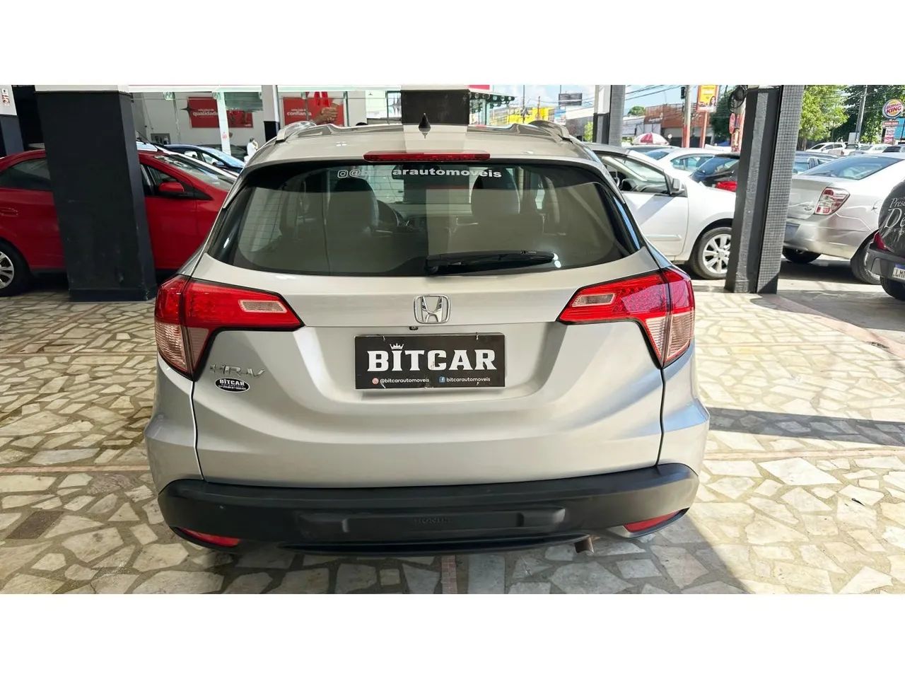 Hrv ex 1.8 ano 2016 carro possue manual chave reserva único dono  - Foto 4
