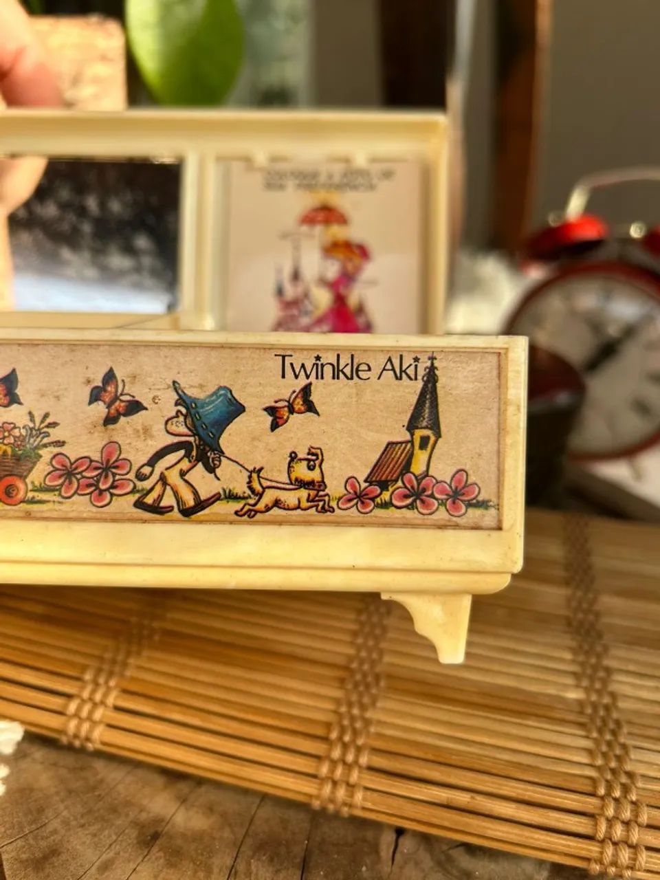 Antigo Porta-jóias em plástico - Foto 3