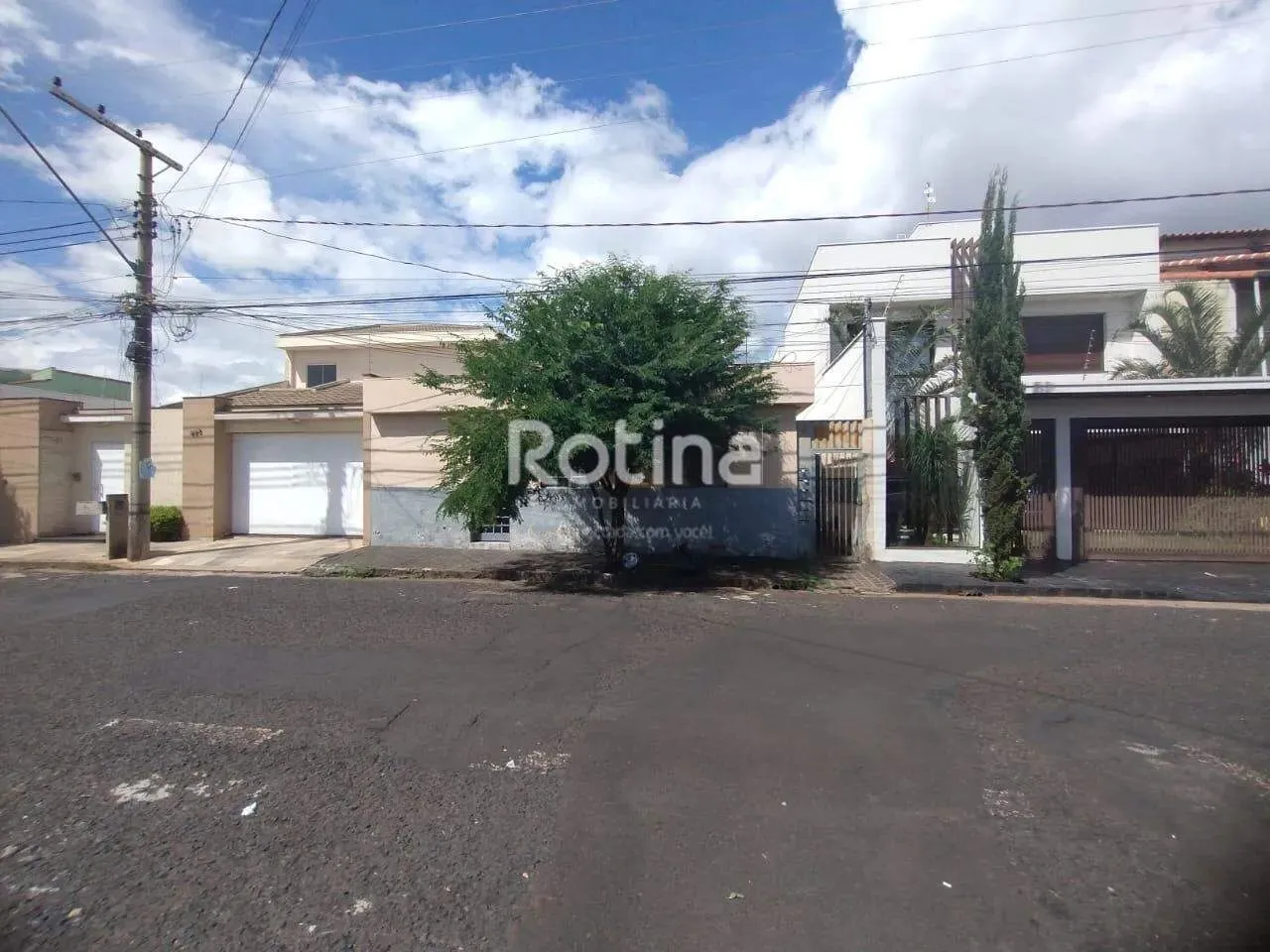 Casa para alugar, 2 quartos, Nossa Senhora Aparecida - Uberlândia/MG - Rotina Imobiliária