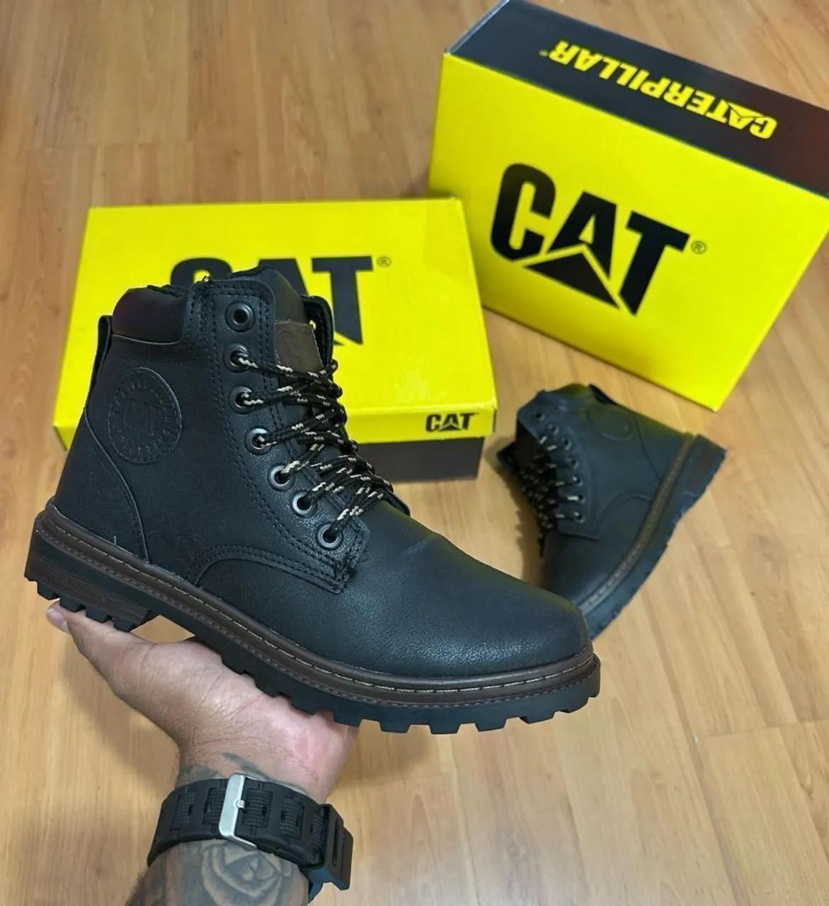 Botas masculinas CAT Manaus  - Foto 2