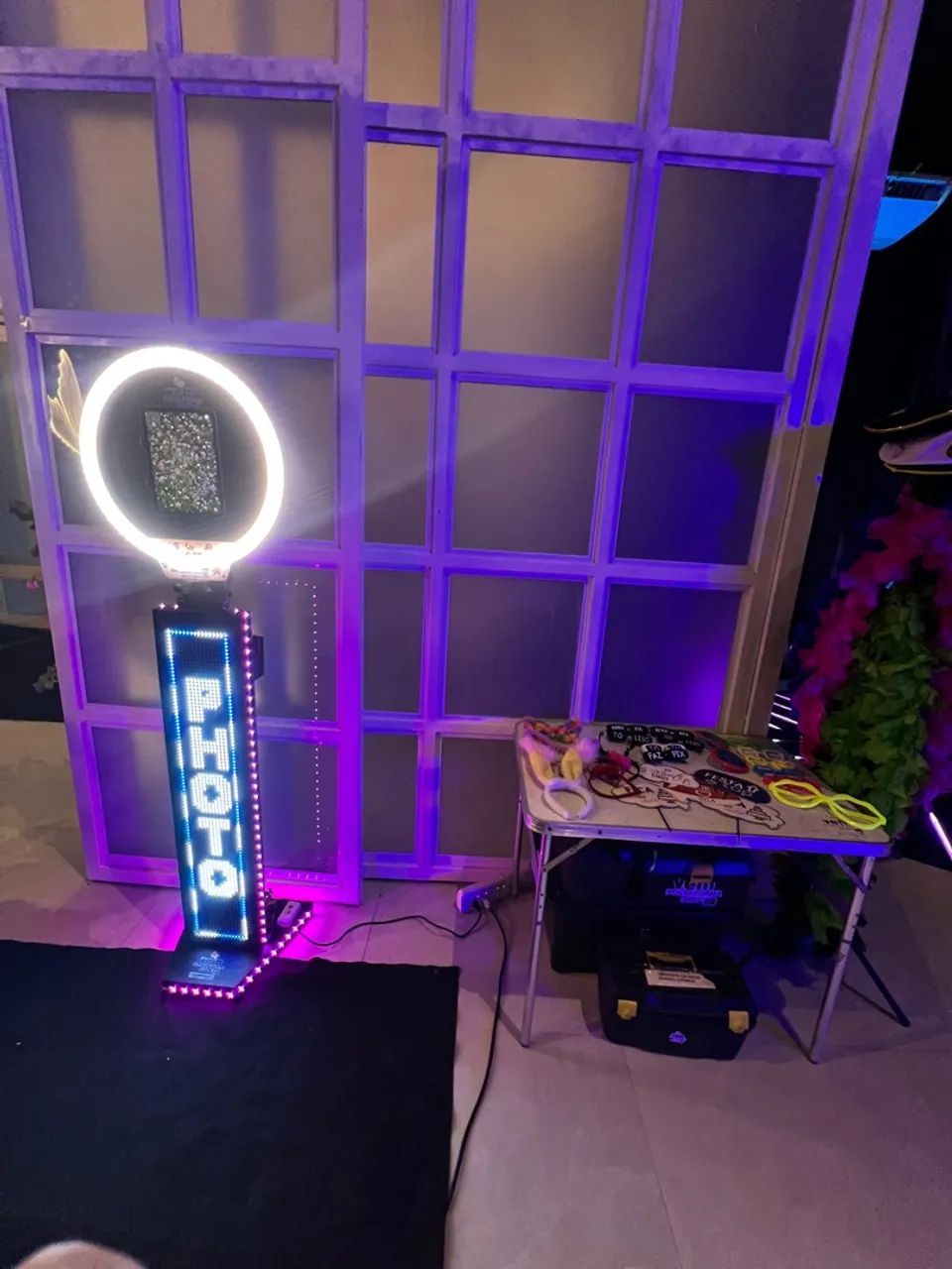 Totem fotográfico Cabine de Fotos para Eventos - Diversão Garantida!