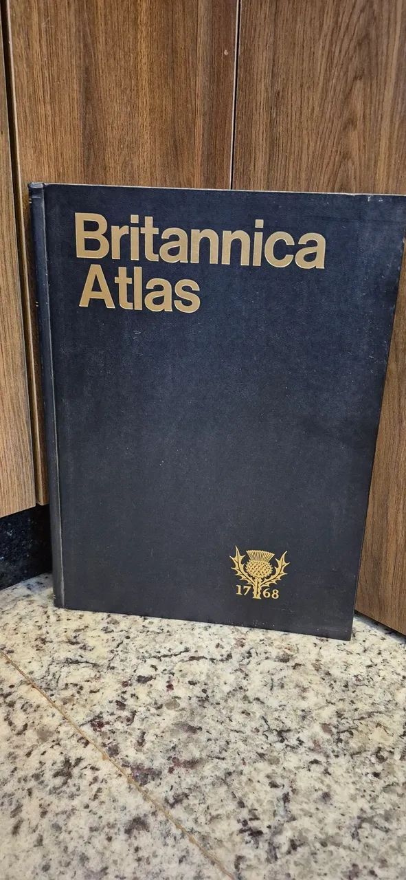 BRITANNICA ATLAS (GRANDE) e ATLAS HISTÓRICO (COLECIONADOR) CAPA