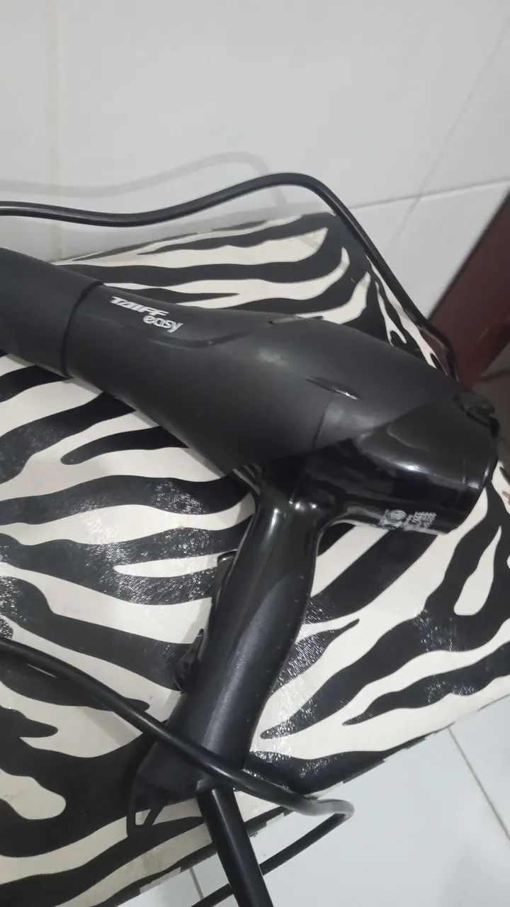 Secador Taiff novo na caixa nunca usado 100 pra retirar hoje  - Foto 4