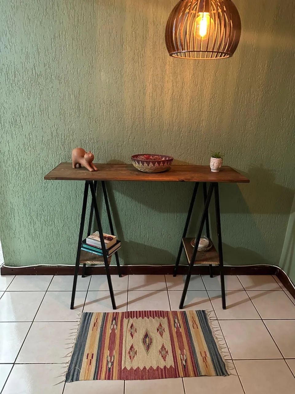 Aparador/mesa cavalete