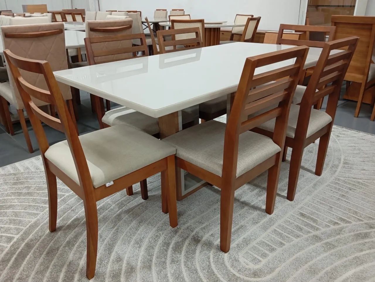 Mesa de Jantar com 6 Cadeiras em Madeira  - Foto 3