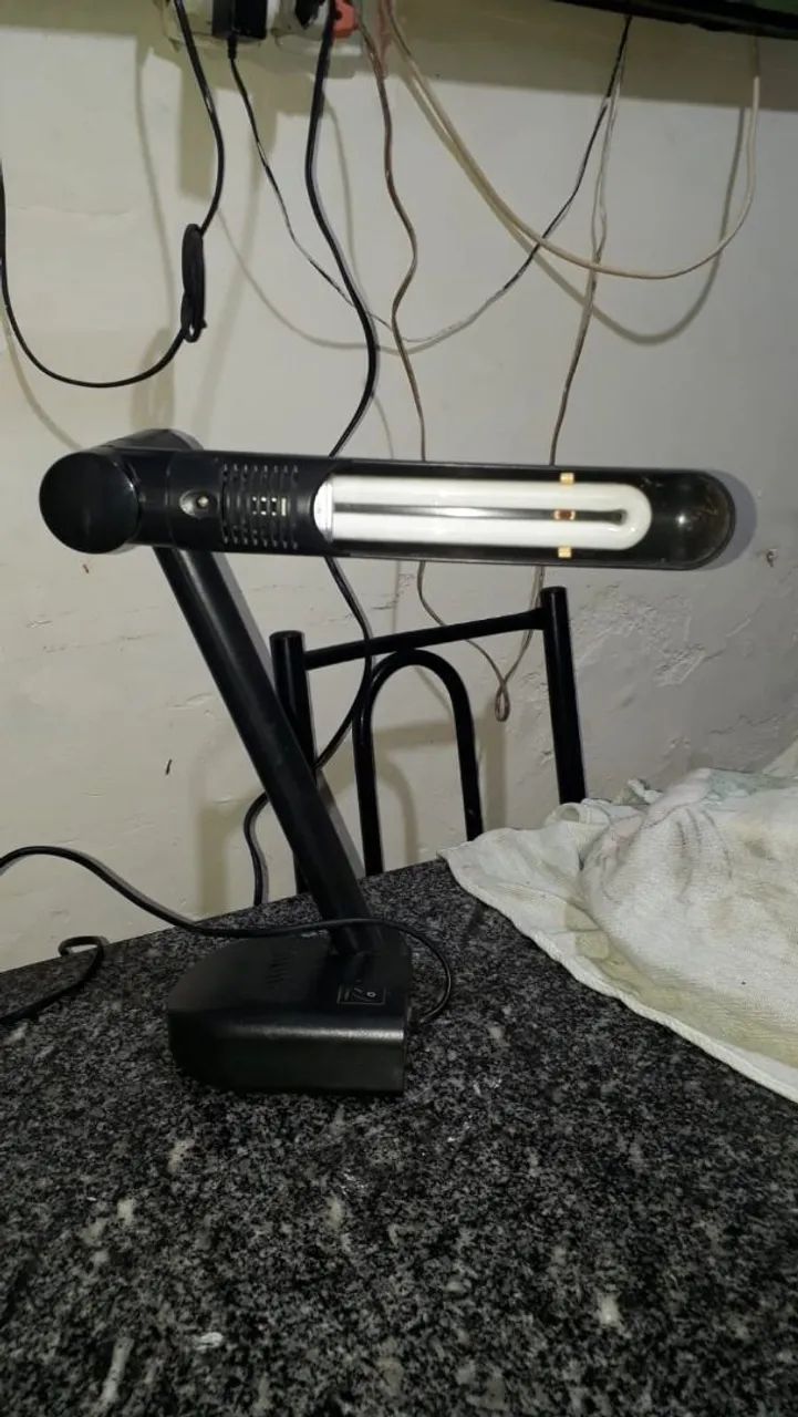 Luminária de mesa com lâmpada fluorescente - Foto 3