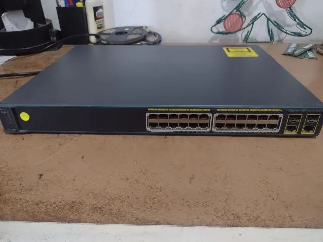 Switch Cisco Catalyst 2960 24p