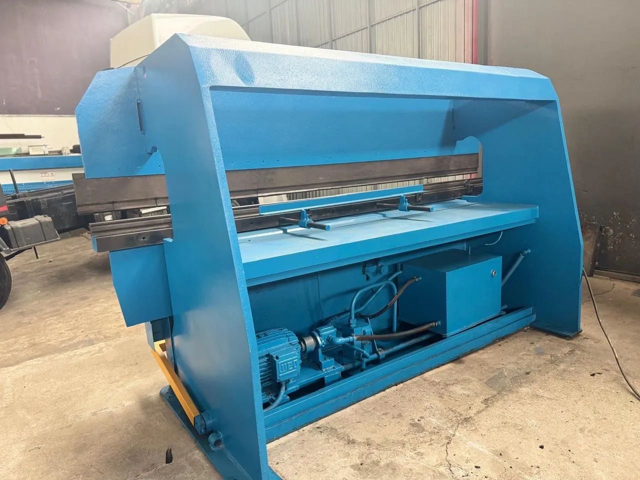 Dobradeira Hidraulica UNIVERSO , Capacidade 3000x30TON - Foto 4