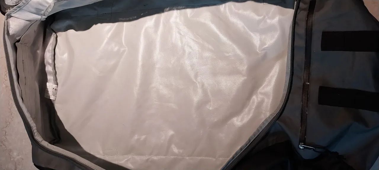 Mochila Thule 130 L  - Preta - Foto 3