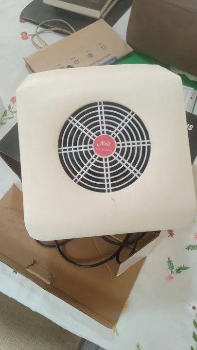 Aspirador de pó para unhas