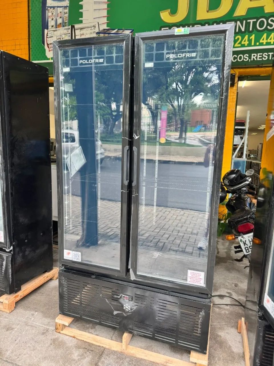 cervejeira vertical auto serviço - linha mondrian com 2 portas - marco polofrio - Foto 2