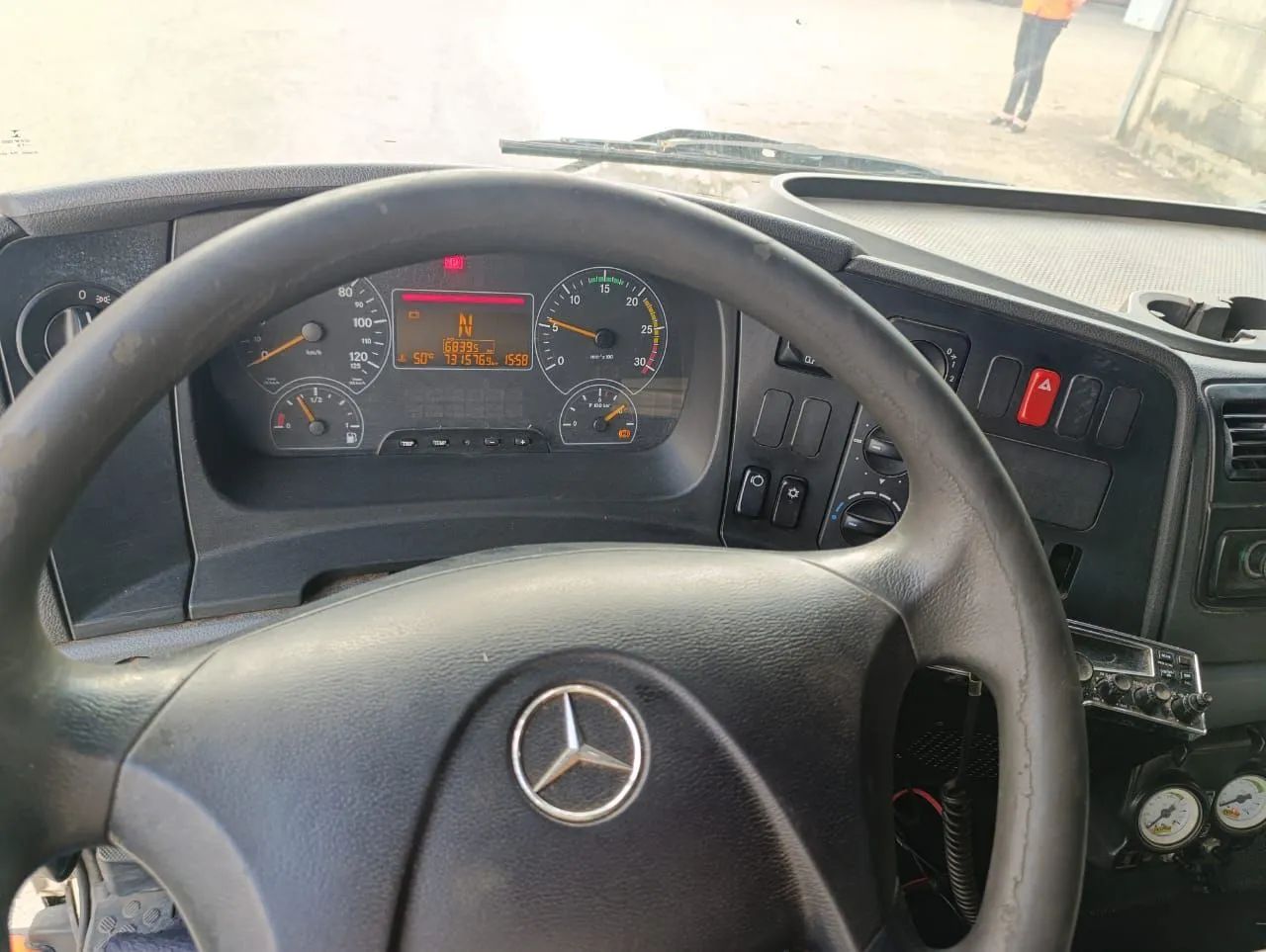 Atego Teto Alto, cabine leito - Foto 8