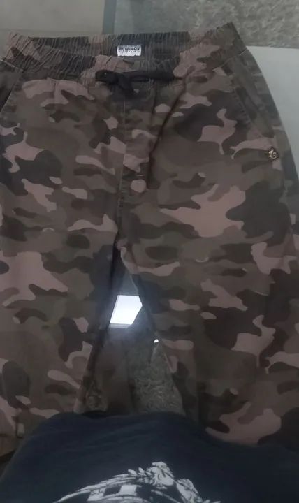 Calça camuflada Masculina Jogger G - Foto 4
