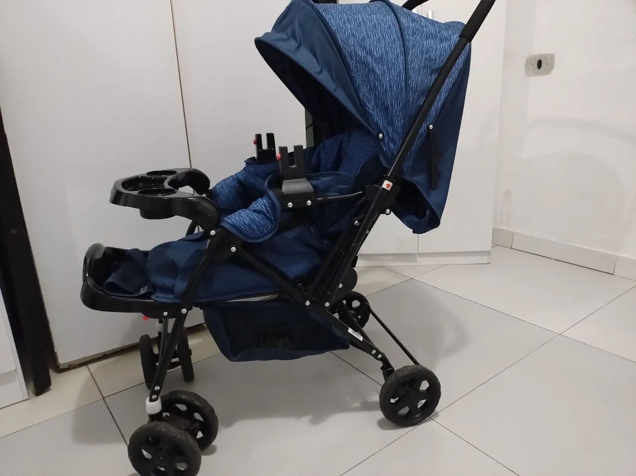 Carrinho de bebê+ bebê conforto  - Foto 4