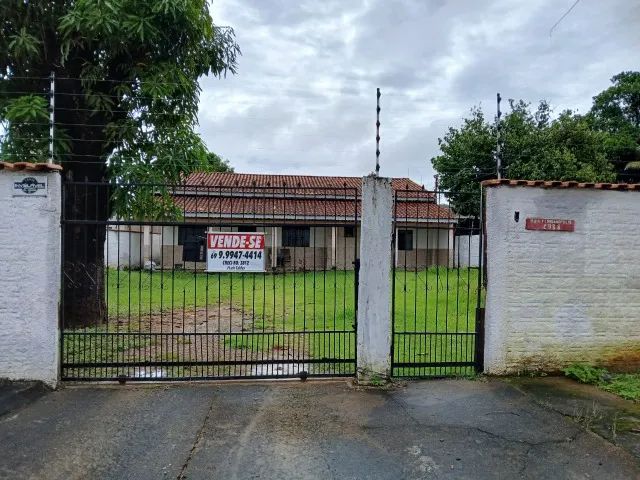 Casa Ampla com espaço gramado e novas construções  - Foto 2
