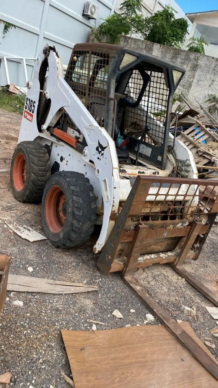 Mini Carregadeira Bobcat S185 - Ano 2010 - Foto 4