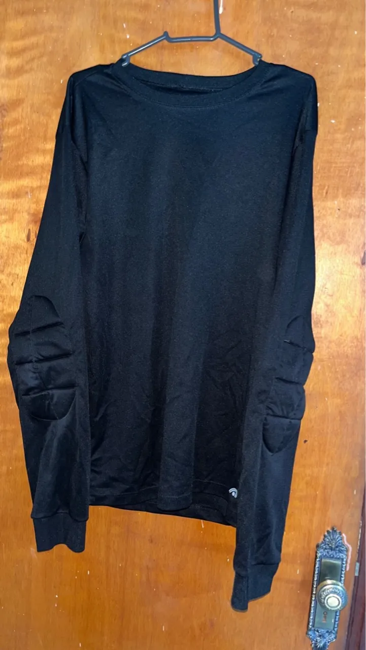 Camisa de Goleiro Preta com Acolchoamento
