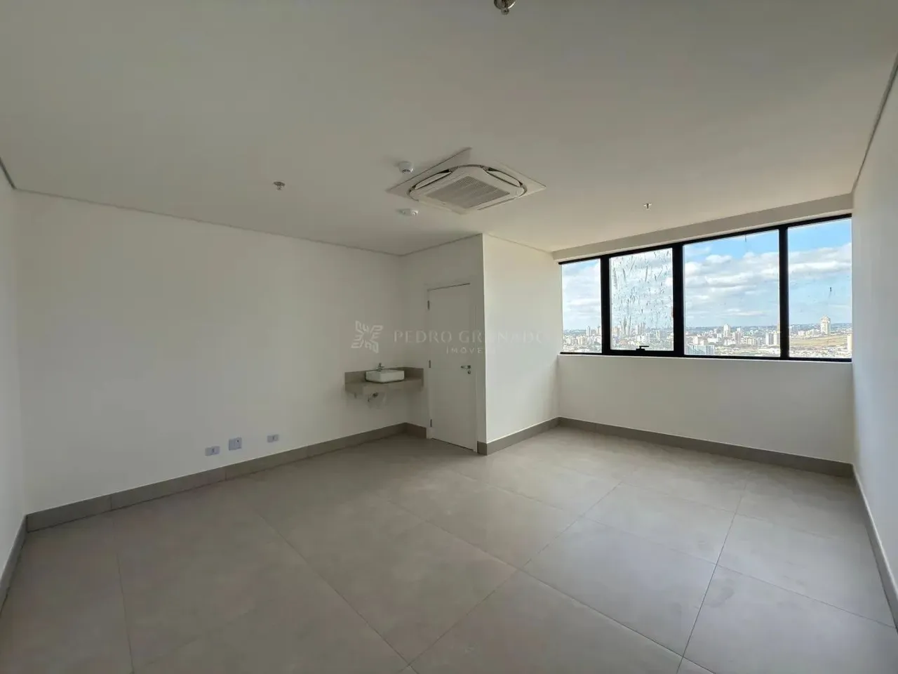 Sala Comercial com Ar-Condicionado e Banheiro Privativo - Unique Medical Center