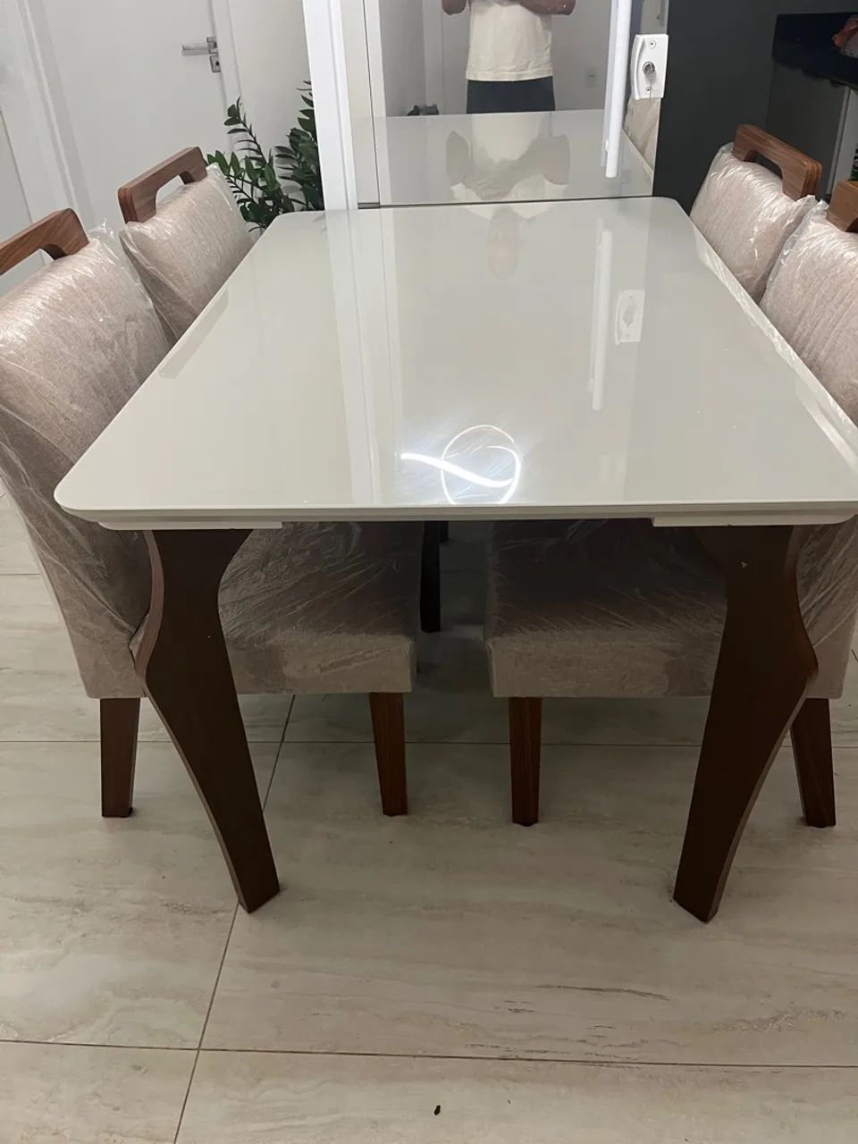 Mesa de Jantar em Vidro - 4 Cadeiras