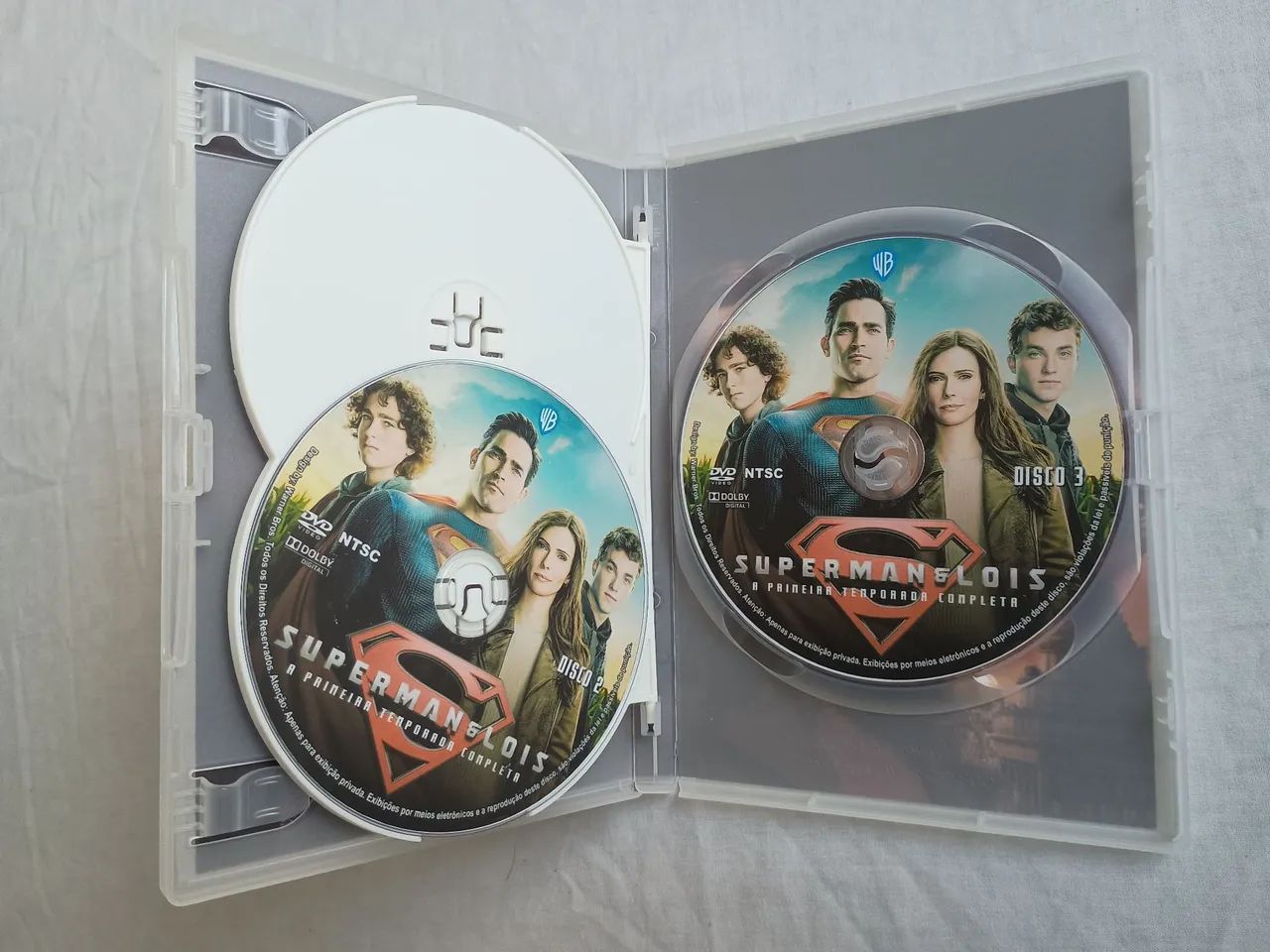 Superman & Lois - 1ª e 2ª Temporada - DVD - Foto 4