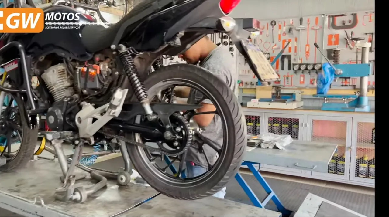 Oficina mecânica profissional de motos