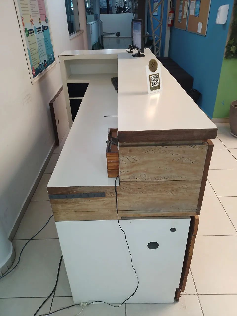 Balcão de madeira para recepção  - Foto 6