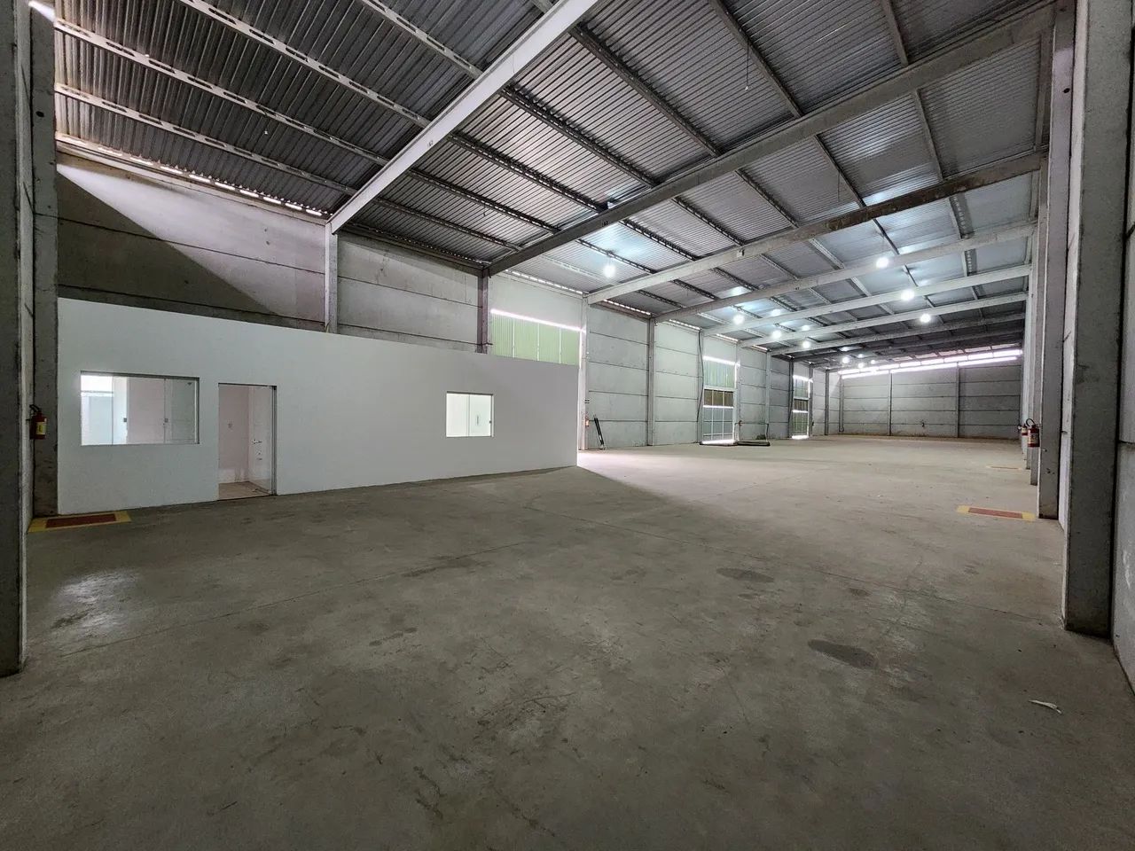 [ALUGA-SE] Barracao / Galpao / Armazem - direto com o proprietário -  - Foto 3