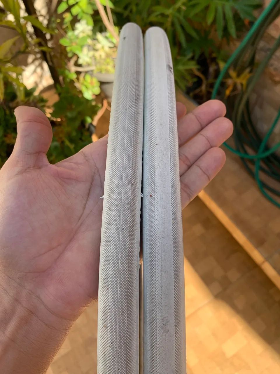 Par de Pneu MAXXIS RE-FUSE 700x23 branco - Foto 4