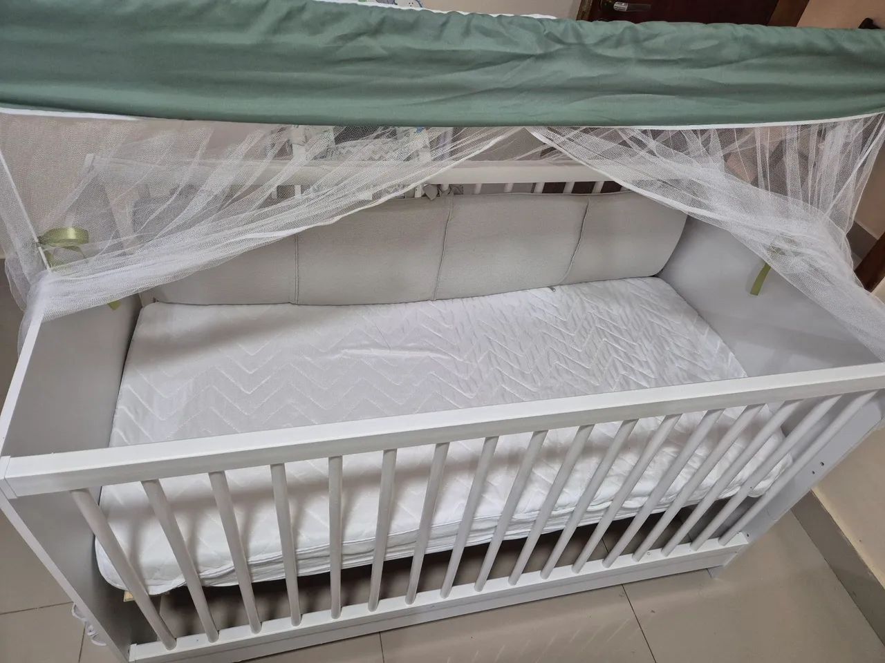 Berço 3 em 1 + Colchão + Cômoda 6 gavetas 