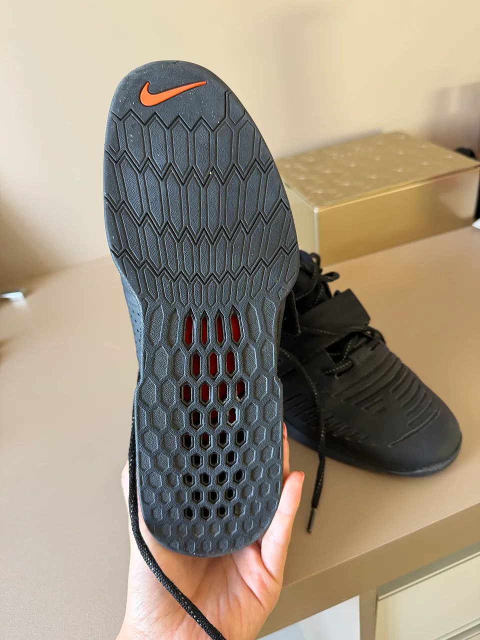 Vendo Nike Flywire Romaelos 3 Triple Black, usado, tamanho 37