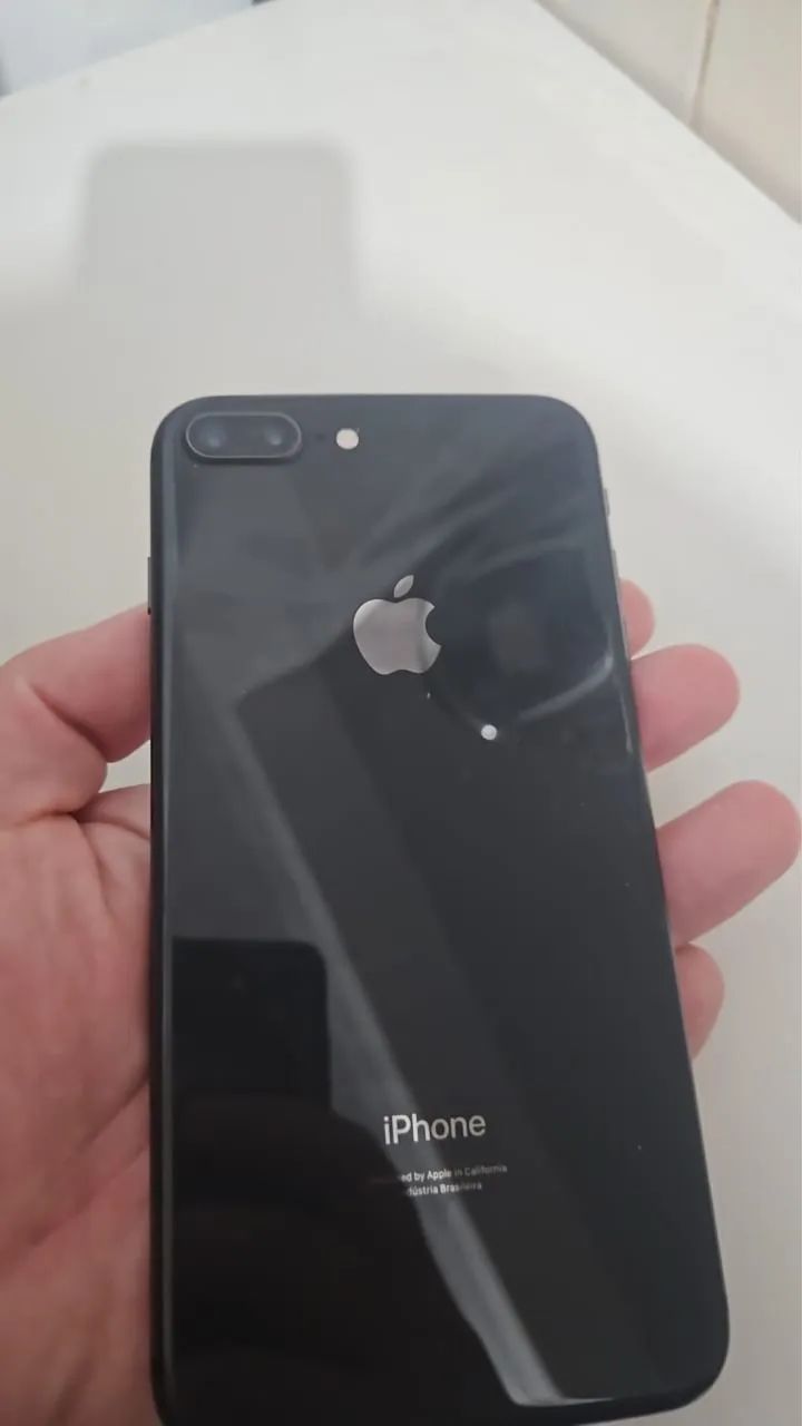 iPhone 8 Plus 64GB Conservado - Tudo Funcionando - Celulares e