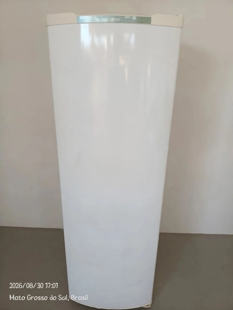 Geladeira pequena Consul 