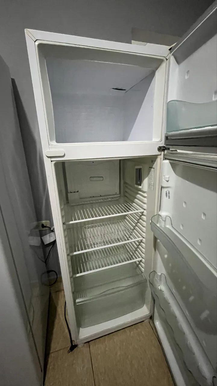Vende-se geladeira cônsul usada  - Foto 3