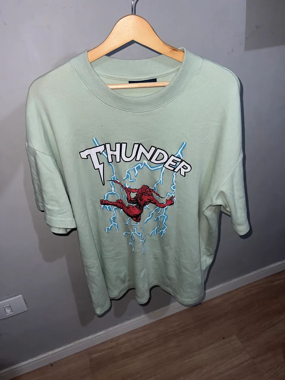Camiseta thunder god