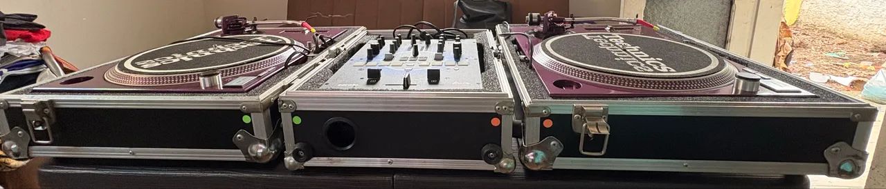VENDA - PAR DE TECHNICS MK2 PERSONALIZADOS + NUMARK SCRATCH ? - Foto 4