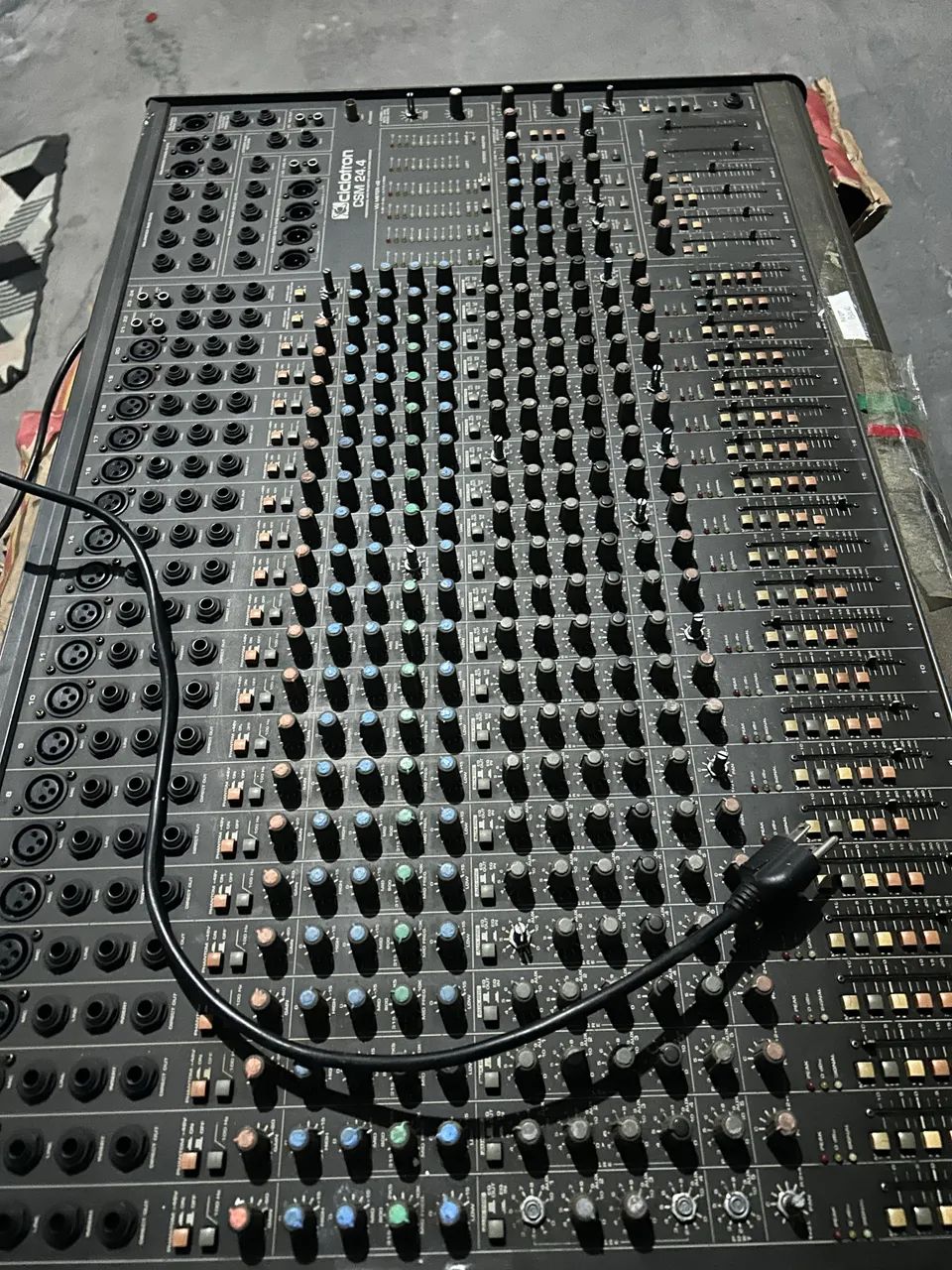 Mesa de som 24.4