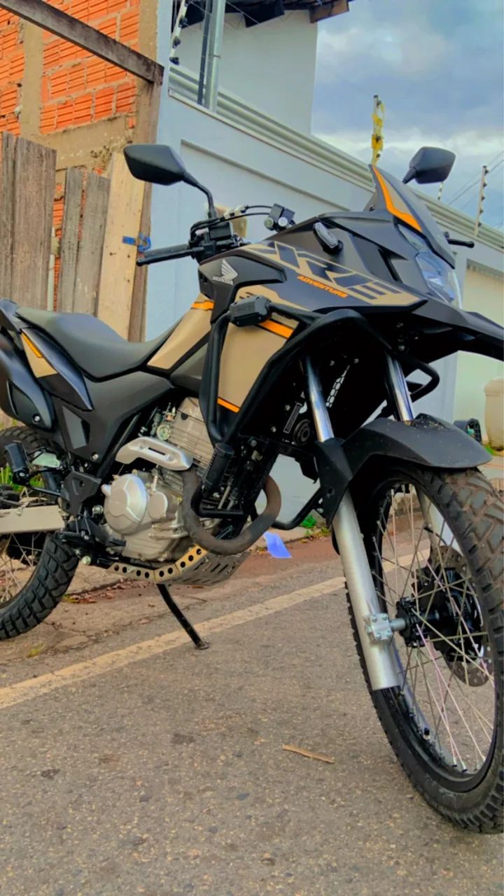 XRE 300 2023