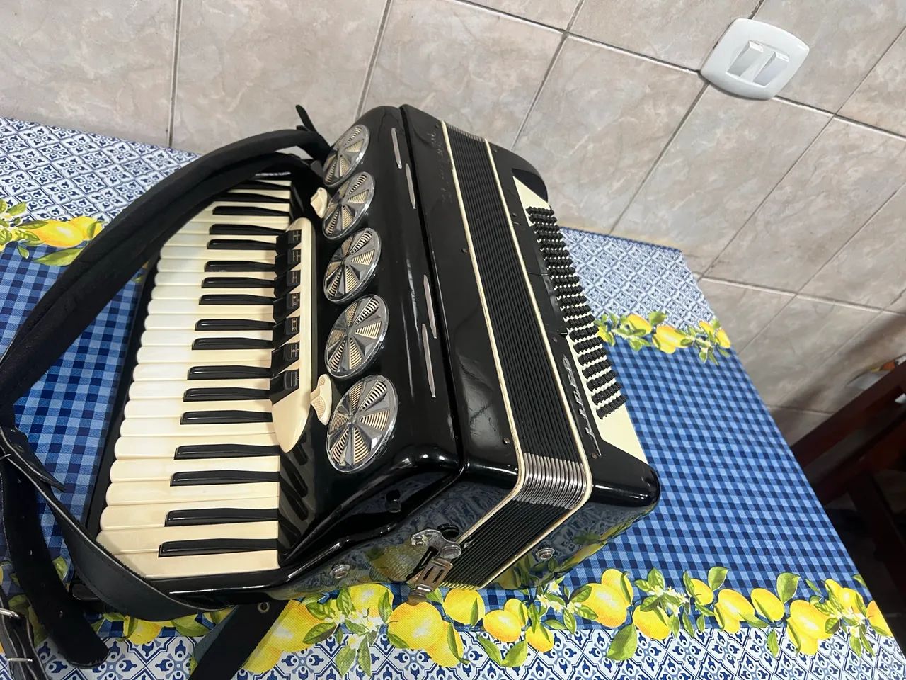 Acordeon 120 baixo universal  - Foto 5
