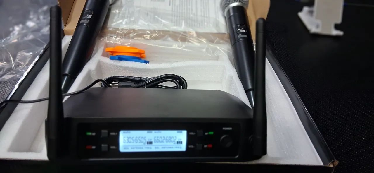Wireless Microphone (Multiple)429414372596797441