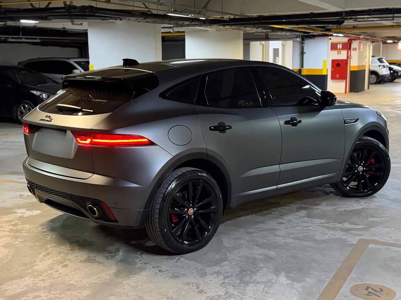 Jaguar E-Pace R-dynamic SE 2.0 AWD 300cv Aut. 2018 - Foto 3