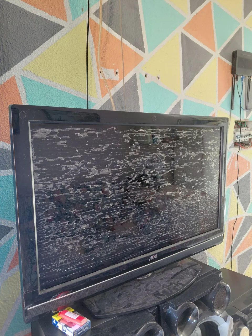 Vendo televisão usada em bom estado 