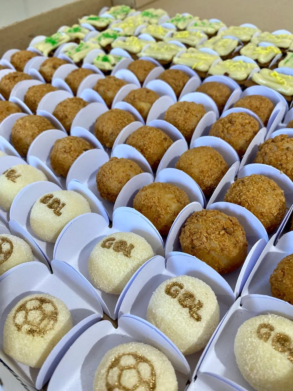Brigadeiros gourmet e tradicionais 