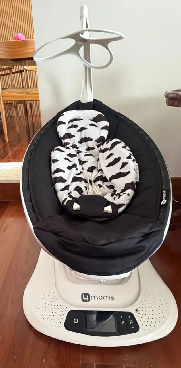 Cadeira Elétrica 4moms MamaRoo 4.0 Preta com Redutor