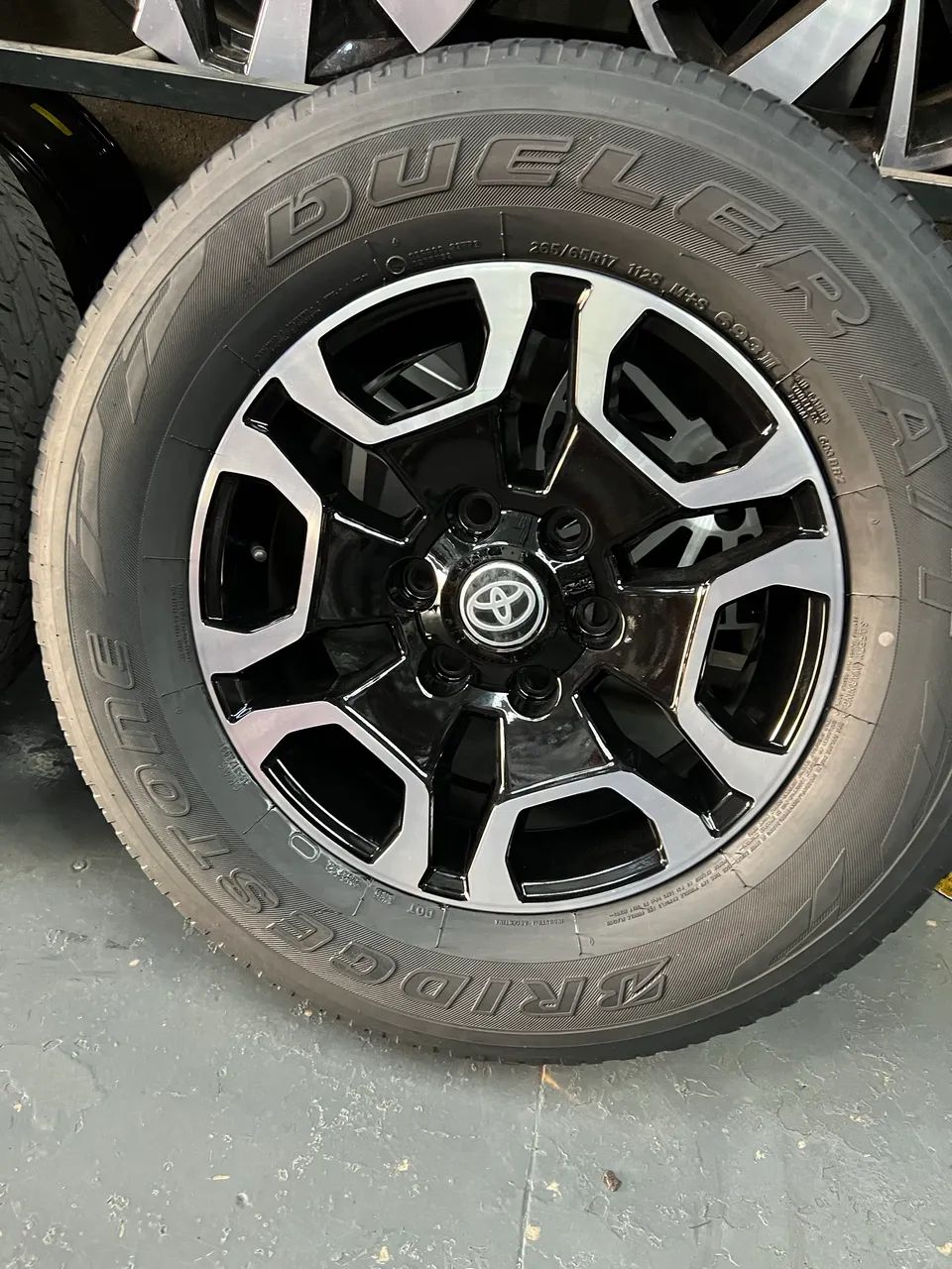 Pneu e rodas