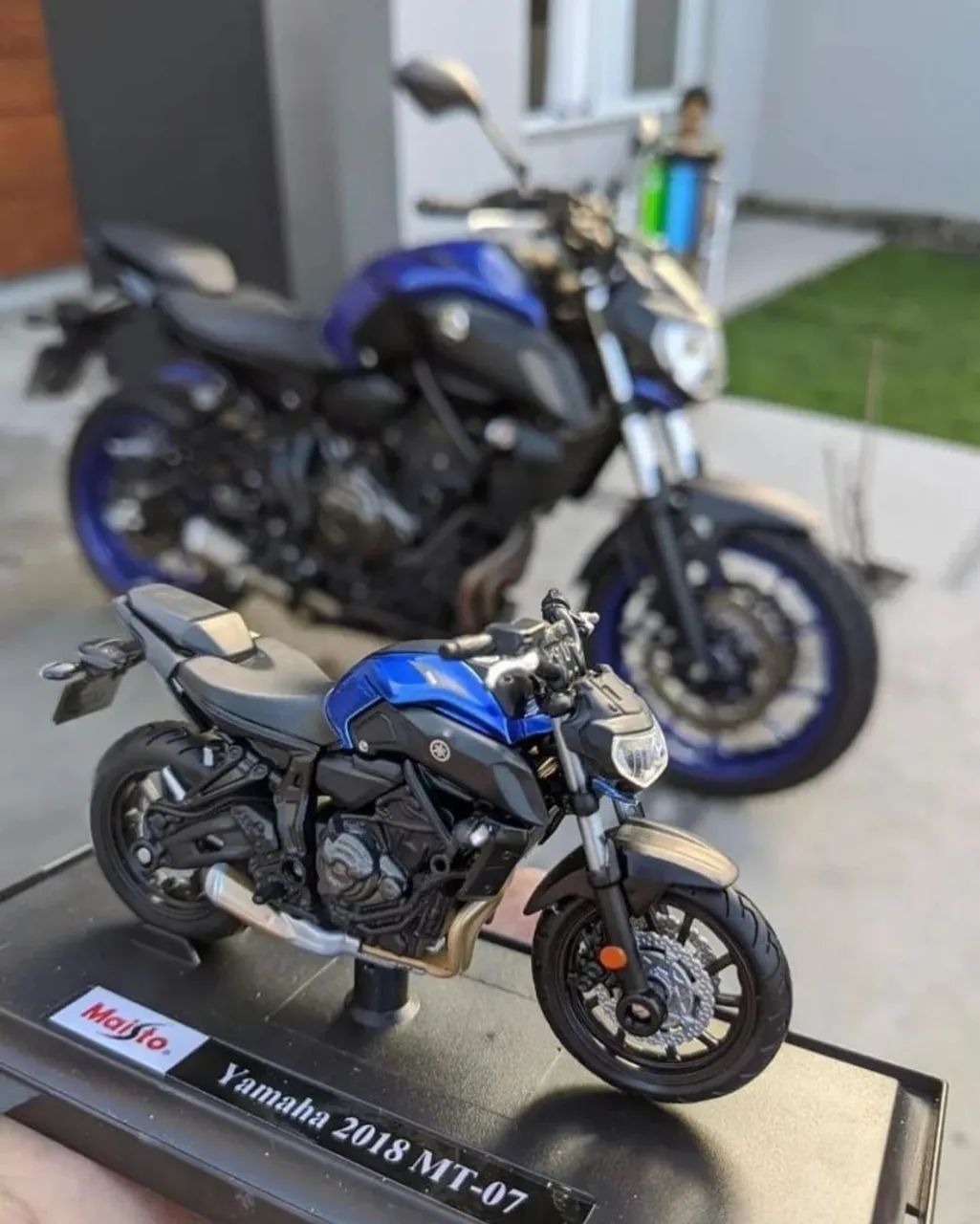 Miniatura moto Yamaha MT 07 11cm nova